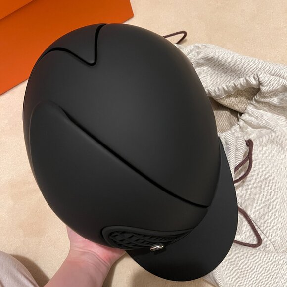 with brand new box, Authenticate Hermes riding helmet size 56 or 7 - Picture 3 of 11